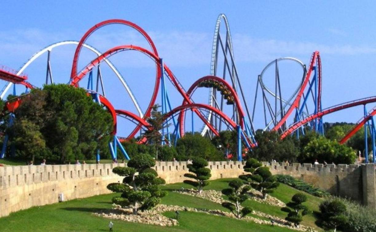 PortAventura es un complejo de ocio, situado en los municipios tarraconenses de Vila-seca y Salou en España.