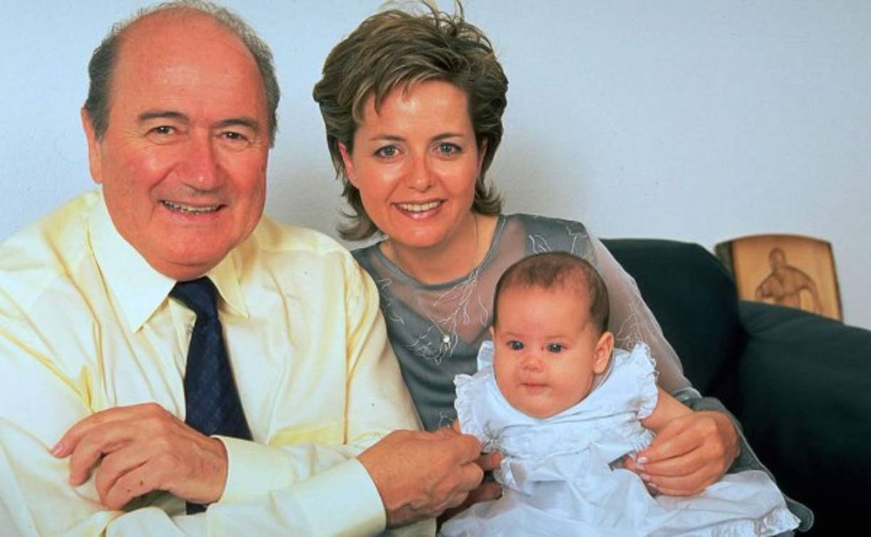 Sepp Blatter junto a su primera esposa Liliane Biner. De la relación nació su única hija Corinne.