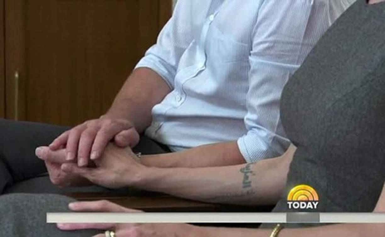 Angelina Jolie elogia a Brad Pitt por su apoyo después de hacerse la masectomía, lo cual le ayudó a prevenir cáncer de mama.