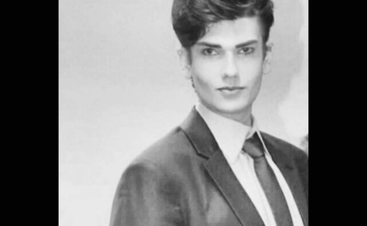 Gastó más de 50.000 dólares en intervenciones estéticas, que incluyeron cuatro en su nariz, una en su barbilla y mandíbula, e implantes de silicona en su pecho.