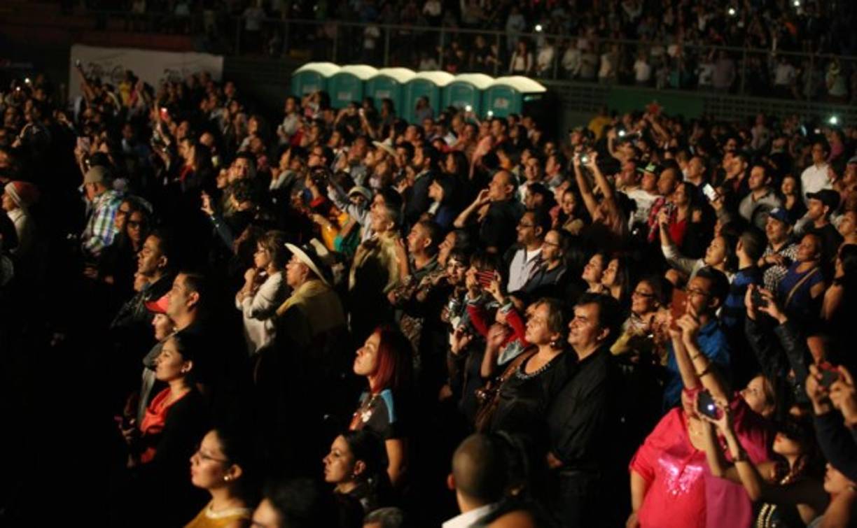 Durante toda la noche, el público no se perdió ningún detalle.