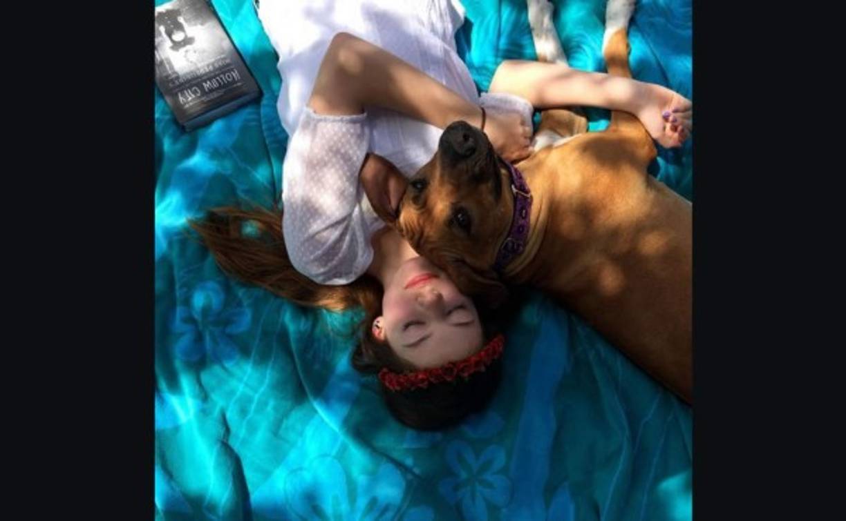 Instagram @MackenzieFoy.