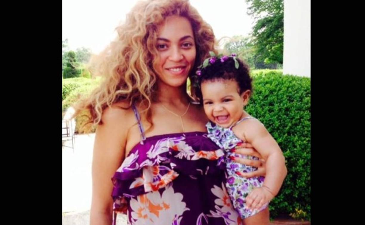 El físico no es lo único que comparte este tierno dúo de madre e hija. Dispuesta a seguir los pasos de mamá, Blue Ivy busca llevar los mismos atuendos que Beyoncé.