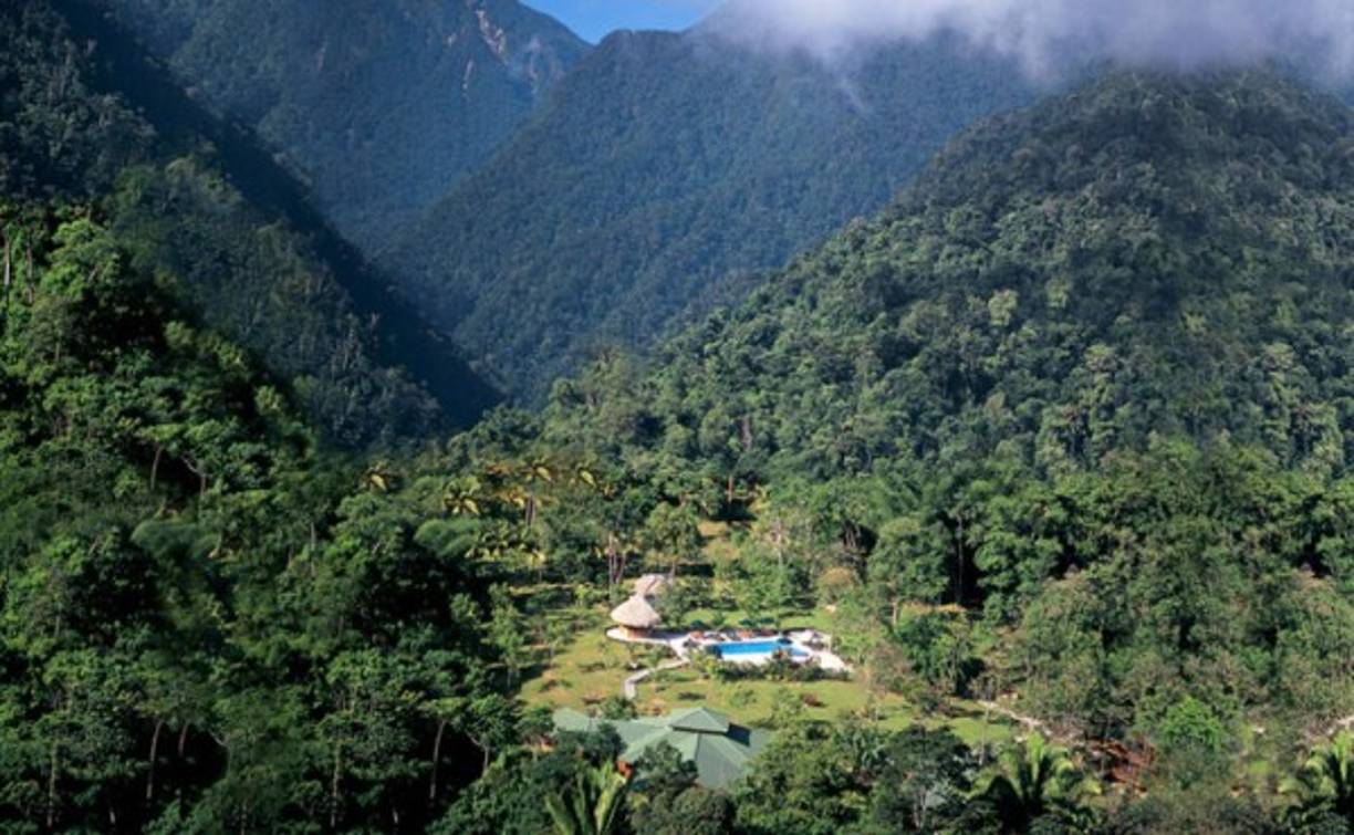 En principio se creyó que el humo blanco que sale del Pico Bonito, era a causa de un incendio forestal, pero después fue descartado por las autoridades.