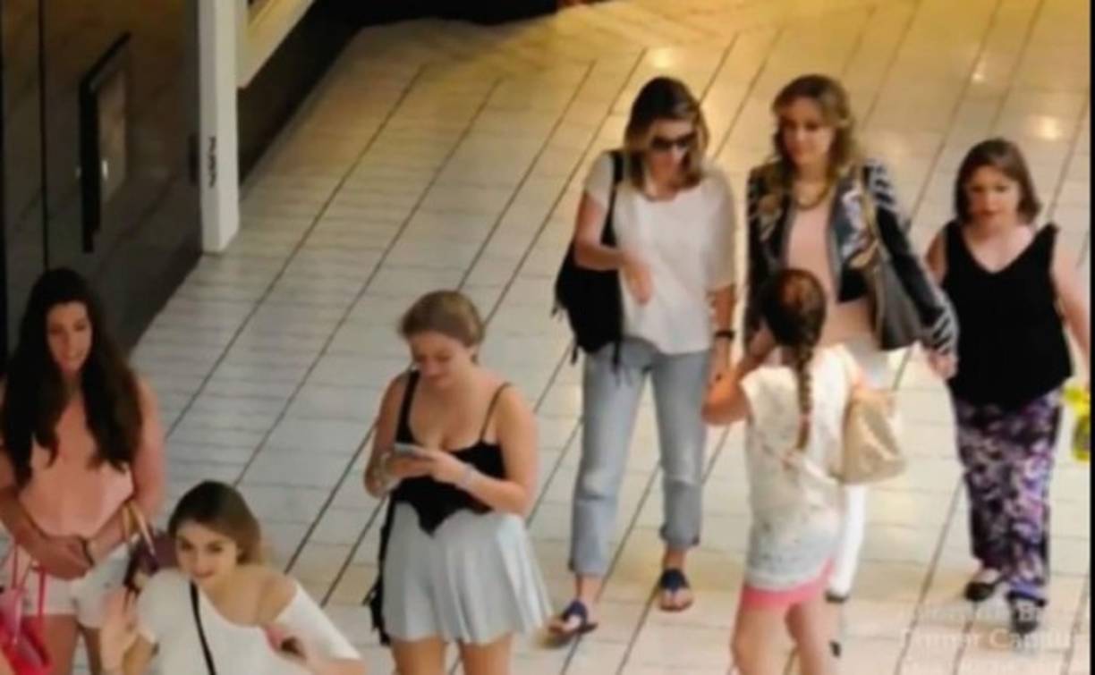 La familia del presidente no ha escapado al escrutinio de los mexicanos. 'La Gaviota' y sus hijas fueron abucheadas en un centro comercial de Las Vegas.