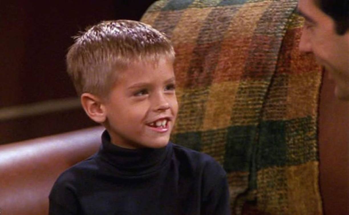 Cole Sprouse tuvo un papel de 7 capítulos en la famosa serie 'Friends'.
