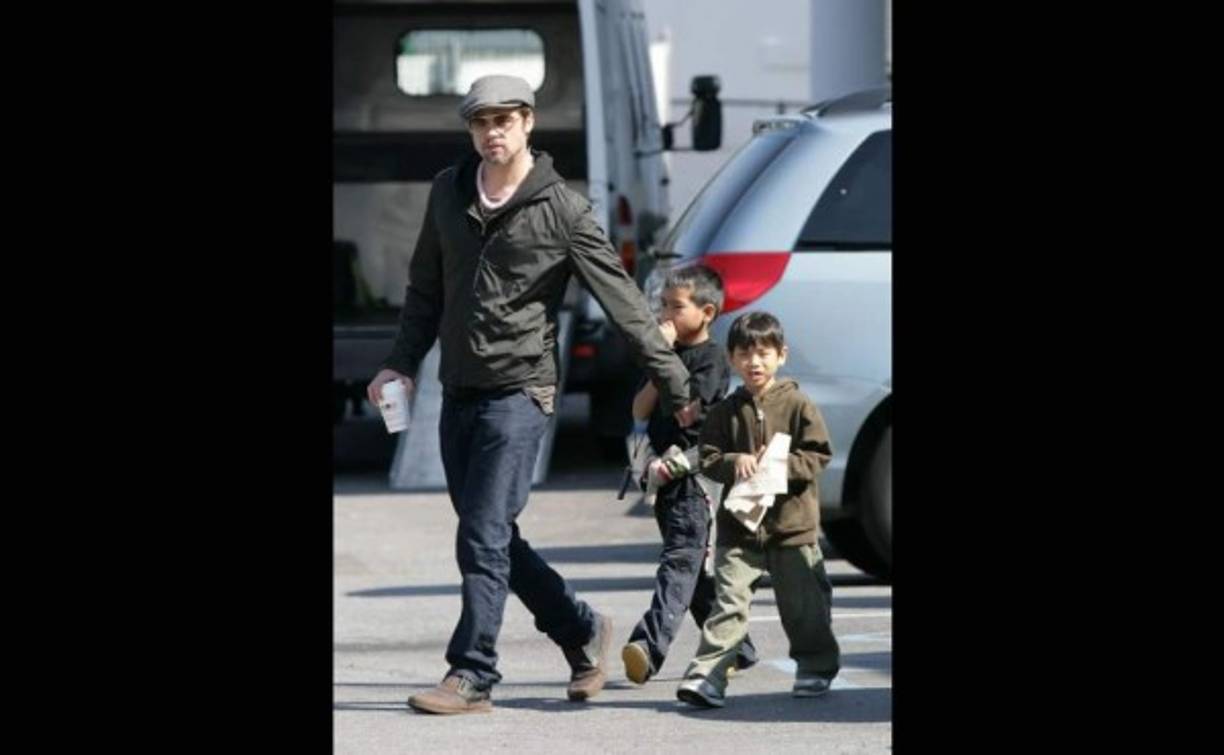 Brad Pitt es un papasito. El actor tiene a Maddox, Pax, Zahara, Shiloh, Knox y Vivienne.