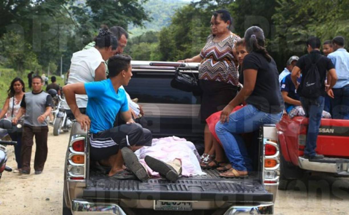 Las personas heridas fueron auxiliadas y trasladadas a varios hospitales del país.