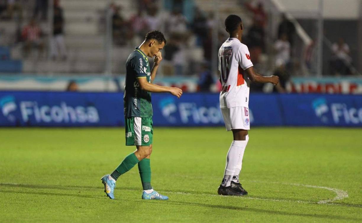 Así se lamentó Damin Ramírez tras fallar el penal que pudo significar el 0-2 para el Marathón.