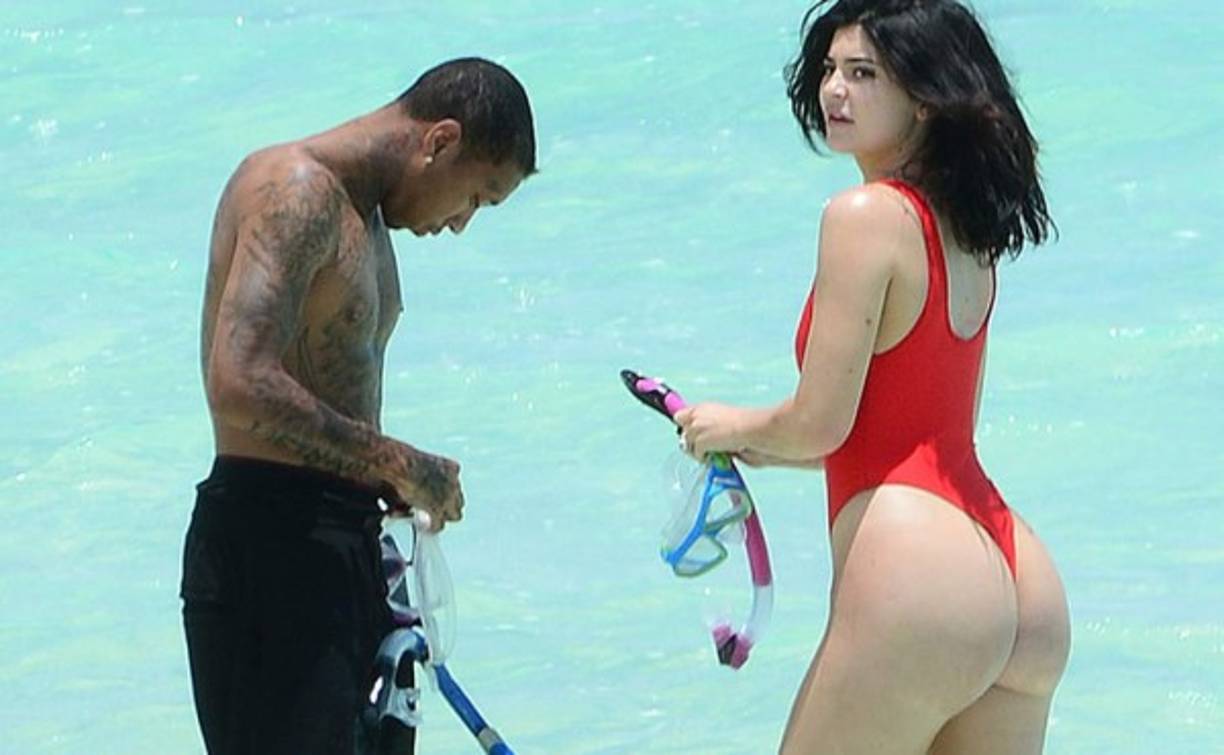 La pareja está de lo más feliz en la Islas Turcas y Caicos. Fotos: TMZ