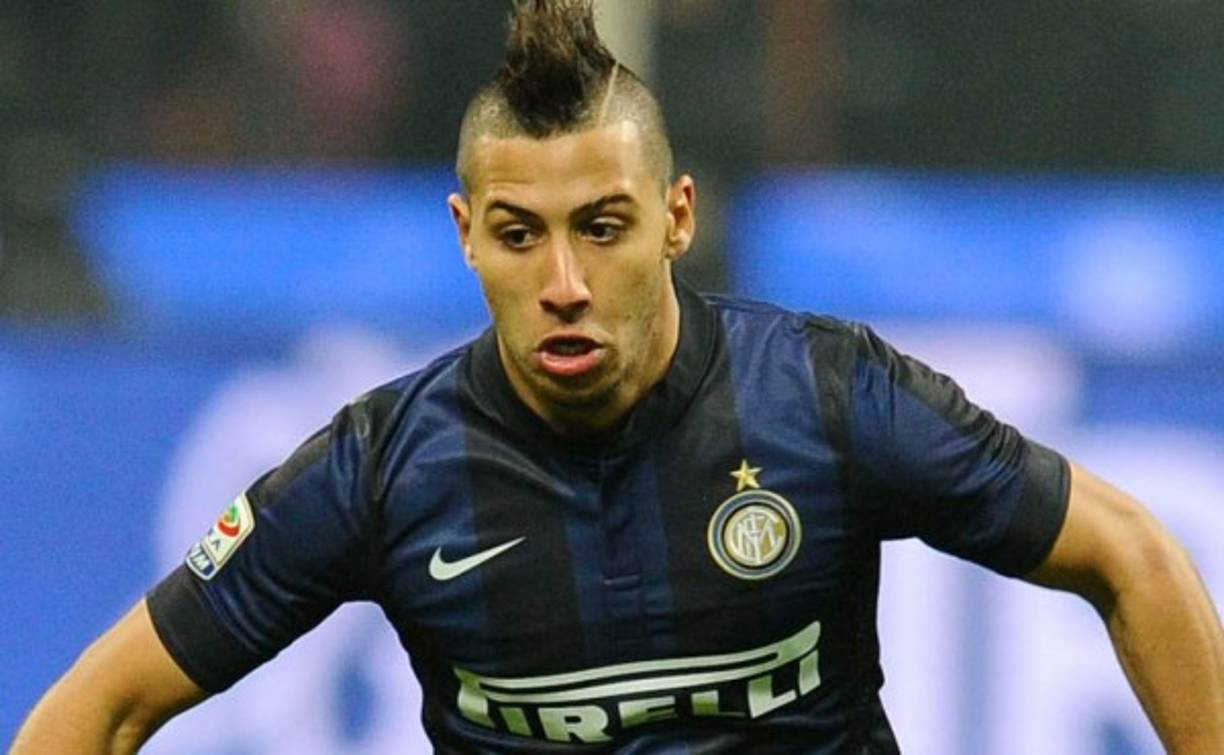 Saphir Taïder, futbolista internacional con Algeria.