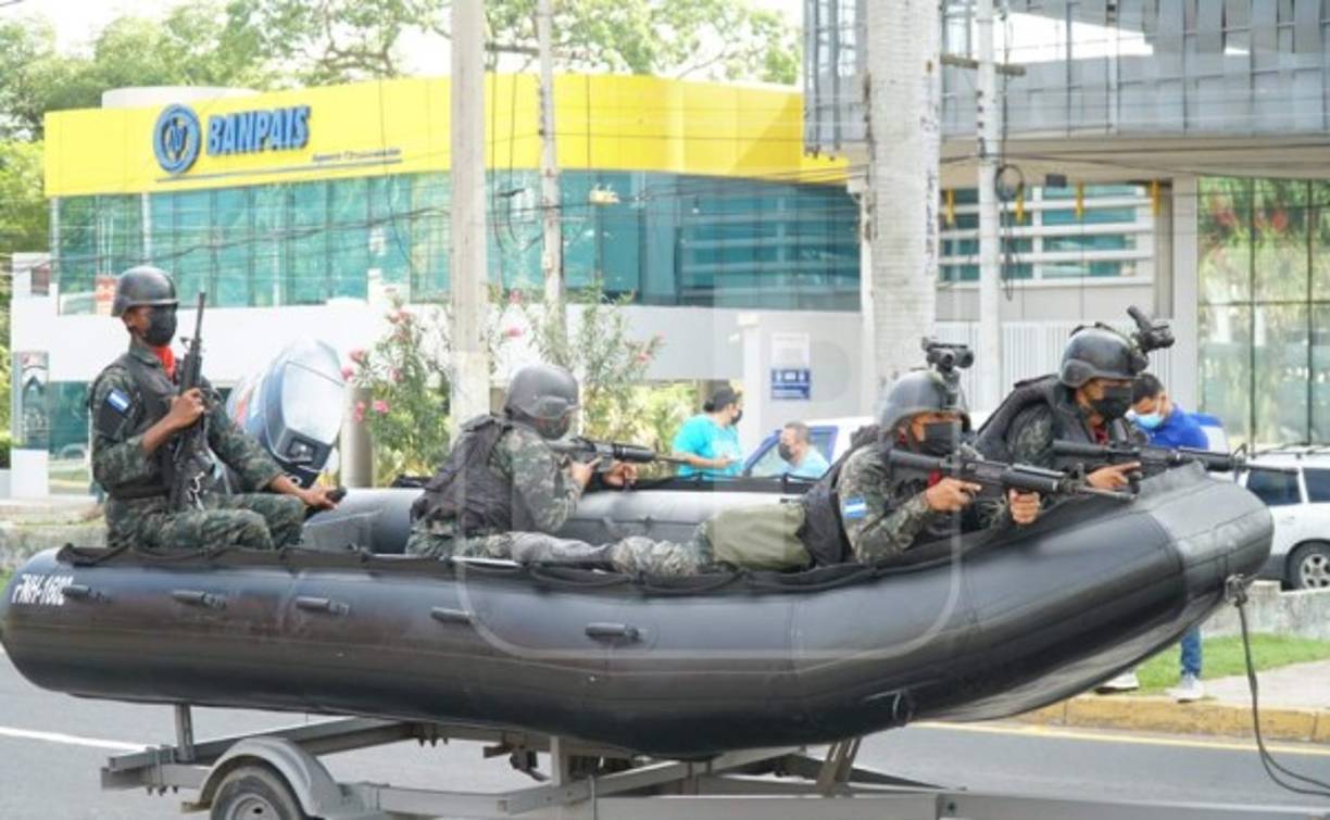 Las dependencias de seguridad del país mostraron un espectáculo desde tempranas horas de este miércoles.
