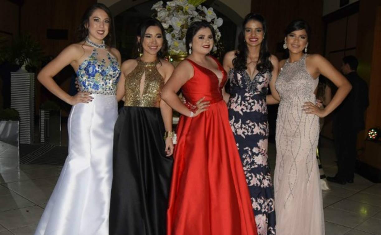 Stephany Menjívar, Valeria Yon, Giselle Reyes, Yorleny Aguilar y Andrea Sánchez.