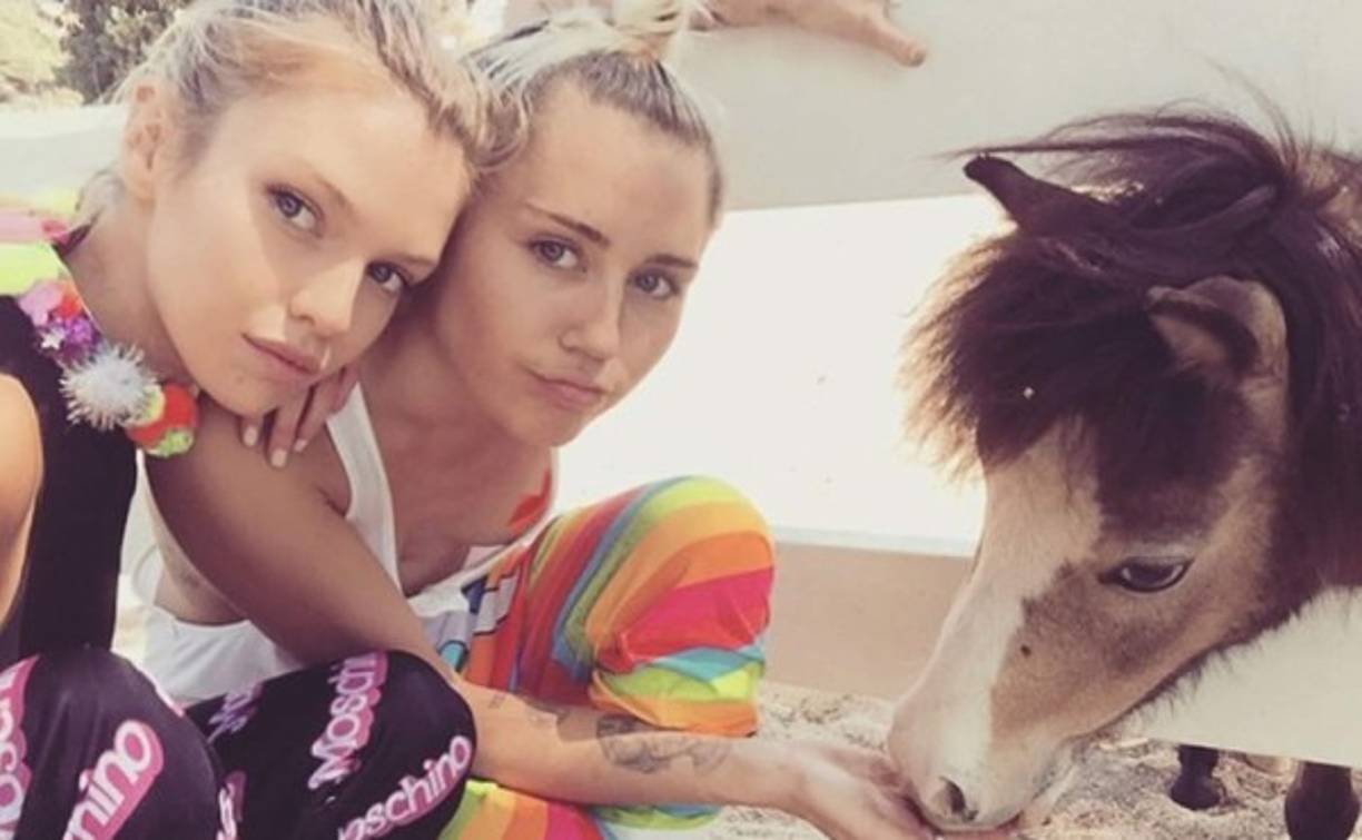 La pareja se conoció en Instagram, a través de amigos en común, y de inmediato hizo click