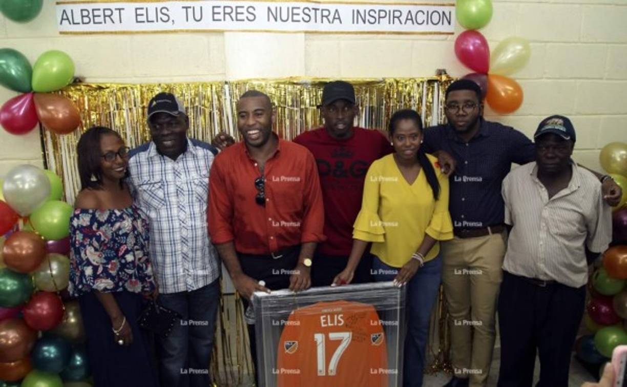 'Estoy muy orgulloso de lo que está haciendo mi hijo, él tiene bien presente de donde viene y cuales son sus raíces', contó don Osman Elis, padre de Alberth.