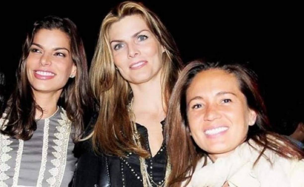 Ya que Montserrat mantuvo su orientación sexual en privado, sus romance nunca se hicieron públicos, por lo que sus novias pasaron por sus amigas más cercanas.