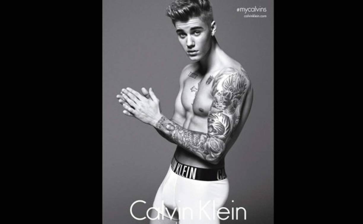 Justin Bieber, que acumula 58 millones de seguidores en Twitter, ha pasado de ser un cándido ídolo juvenil de éxito mundial que comenzó colgando sus baladas en internet.