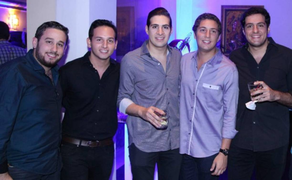 Rodrigo Pineda, Christian Handal, Roberto Larach, Emil Hawit y el cumpleañero Luis Miguel Larach Cardona.