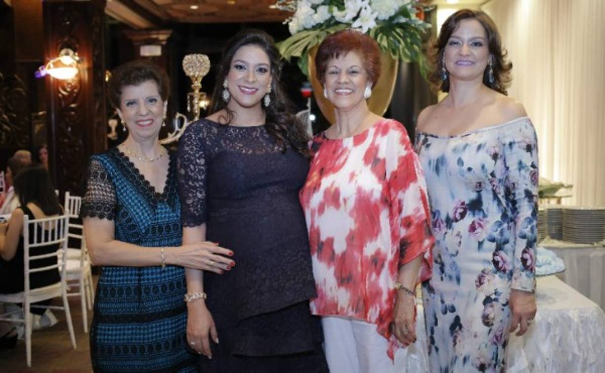 Soad y Elke Ictech, Tessa Stechmann y Karen Calidonio.