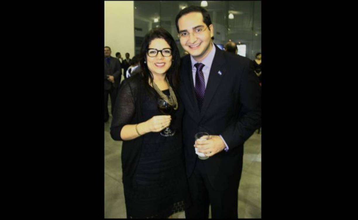 Claudia Barrientos y Marco Midence.