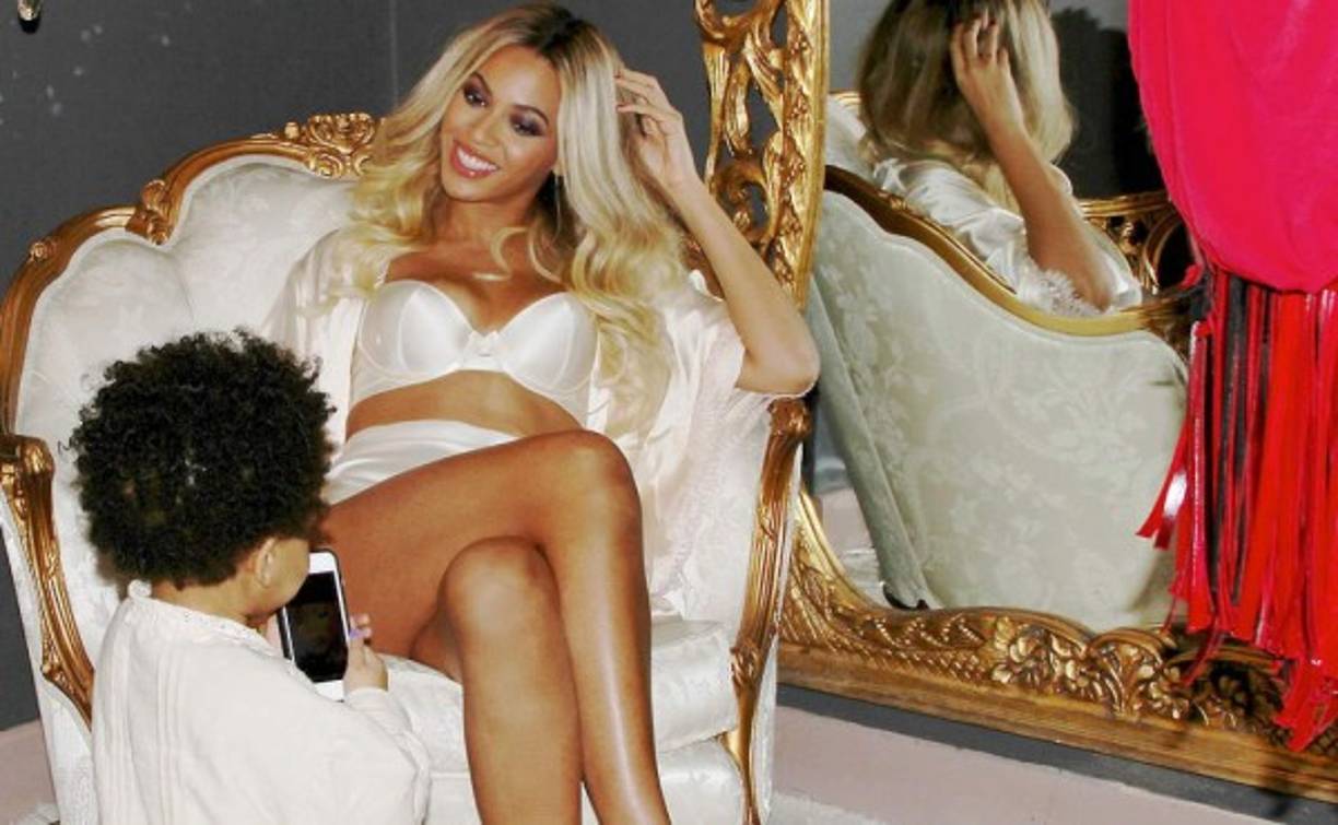 Ese mismo gesto soñador es el que los padres de Beyoncé estaban acostumbrados a ver cuando la cantante de 34 años era una niña.