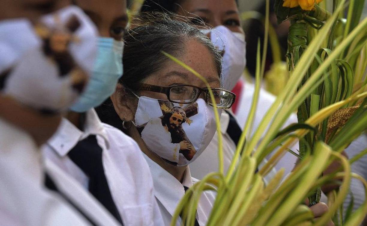 La población acudió desde horas tempranas atendiendo a su fe y tradición. 