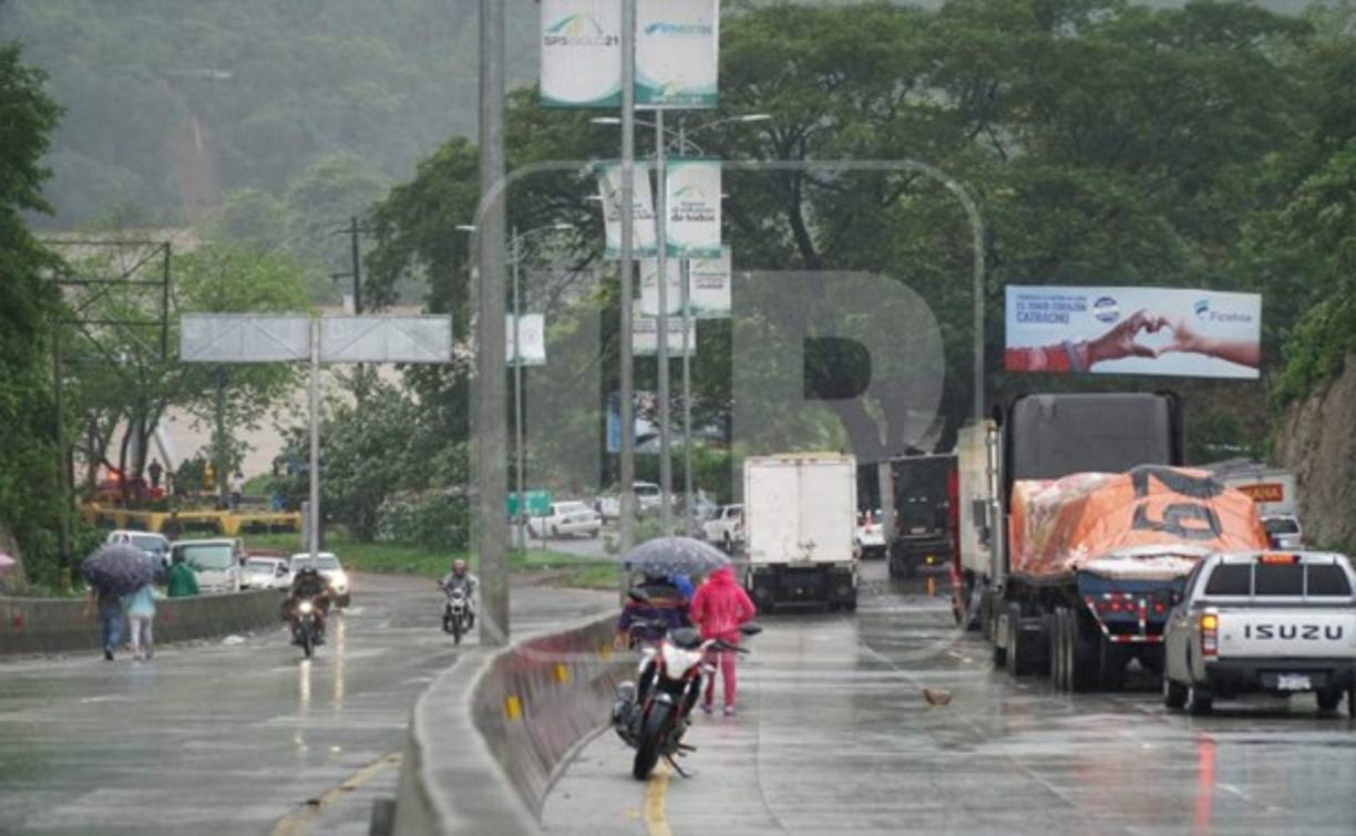 Las inundaciones del río pueden afectar sectores de Chamelecón, La Lima, los bajos de Choloma y de Barbacoa. Foto José Cantarero