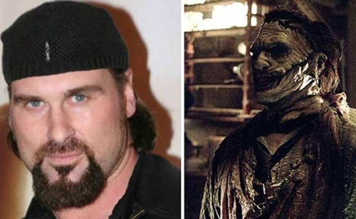 Andrew Bryniarski/ La masacre de Texas (2003 y 2006)<br/>En agosto de 1939 nace un niño con malformaciones físicas y retraso mental. El bebé es abandonado en un basurero. Una mujer llamada Luda Mae Hewitt lo encuentra mientras buscaba comida, y lo lleva a su casa, adoptándolo como un miembro más de su familia, y llamándolo Thomas. 30 años más tarde, Thomas trabaja en un matadero, el cual es cerrado. Dado que no quería dejar su trabajo, asesina a su jefe.