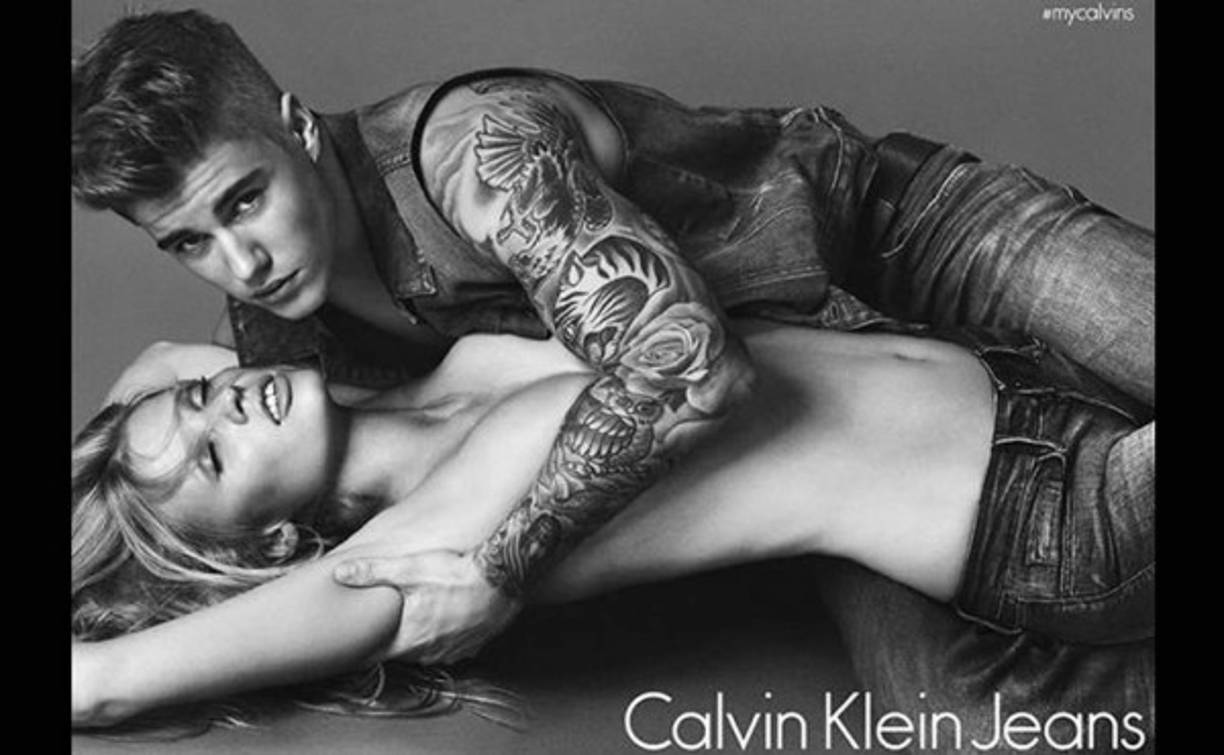 Justin Bieber ha sido escogido para protagonizar la nueva campaña de la línea de ropa interior y de jeans de Calvin Klein, junto con la modelo holandesa Lara Stone.