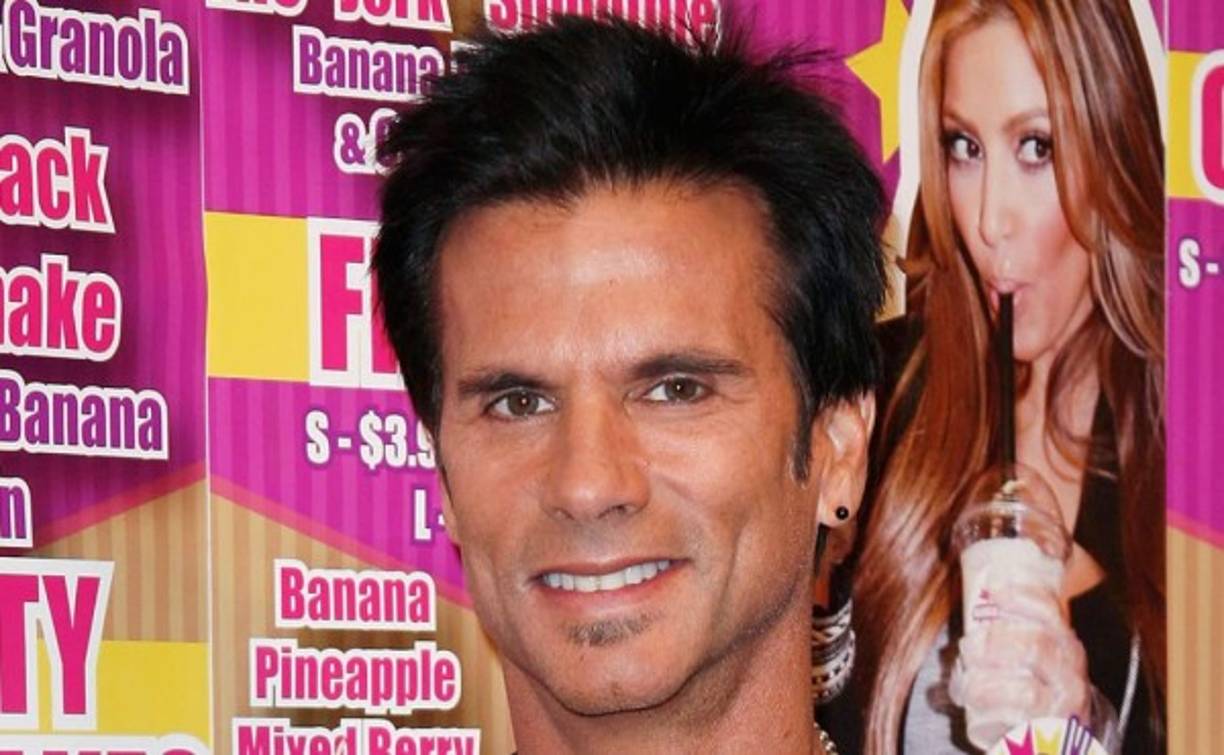 Posteriormente se relacionó con la Playmate Barbara Moore. Después de sólo cinco meses de noviazgo, se casó por quinta vez con Shawna Craig en Cabo San Lucas. México, el 30 de abril de 2011.