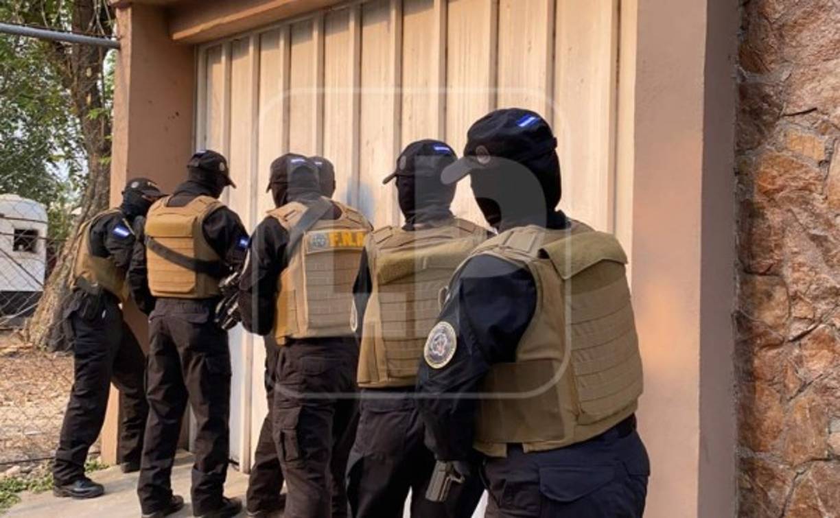 La ubicación de esta casa fue posible fue posible tras el hallazgo de otro centro de operaciones de la MS-13 realizado el pasado 16 de febrero en el sector de El Zapotal, también en San Pedro Sula.