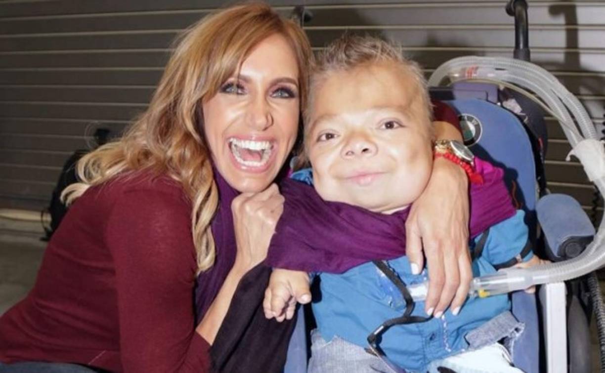 Lili Estefan con Cris.