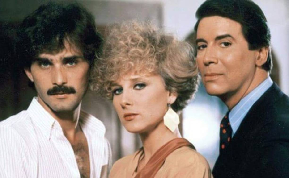 ENCADENADOS. Otra histórica telenovela donde fue diriga por el también fallecido Ernesto Alonso. Fue la protagonista con su papel como Catalina Valdecasas.