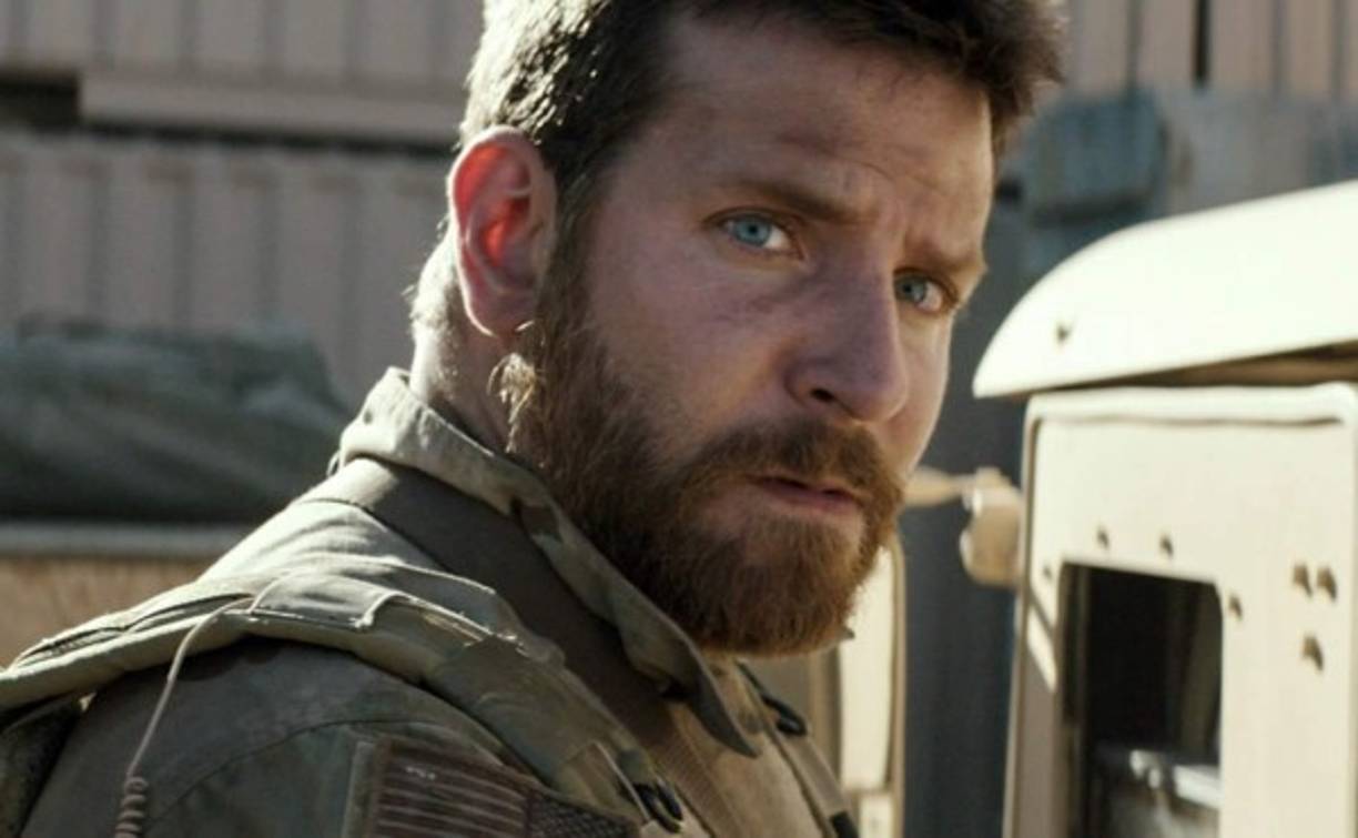 El francotirador: está basada en la novela homónima 'American Sniper: The Autobiography of the Most Lethal Sniper in U.S. Military History' escrita por su propio protagonista, Chris Kyle (protagonizado por Bradley Cooper), considerado el francotirador más letal de EUA.