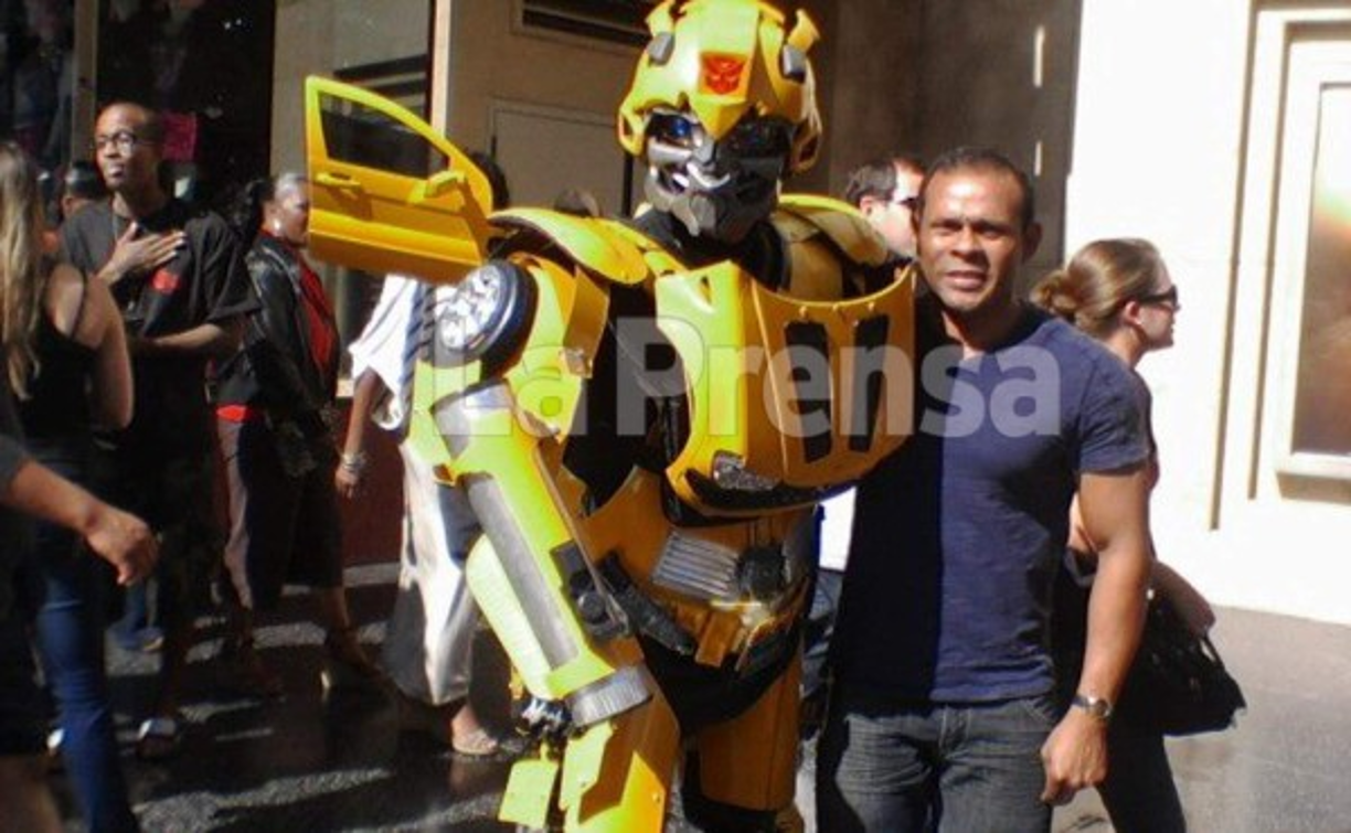 Familiares y amigos se mostraron extrañados cuando se dieron cuenta de la noticia, pues Solano parece ser una personas que vive una vida alegre y llena de aventuras.