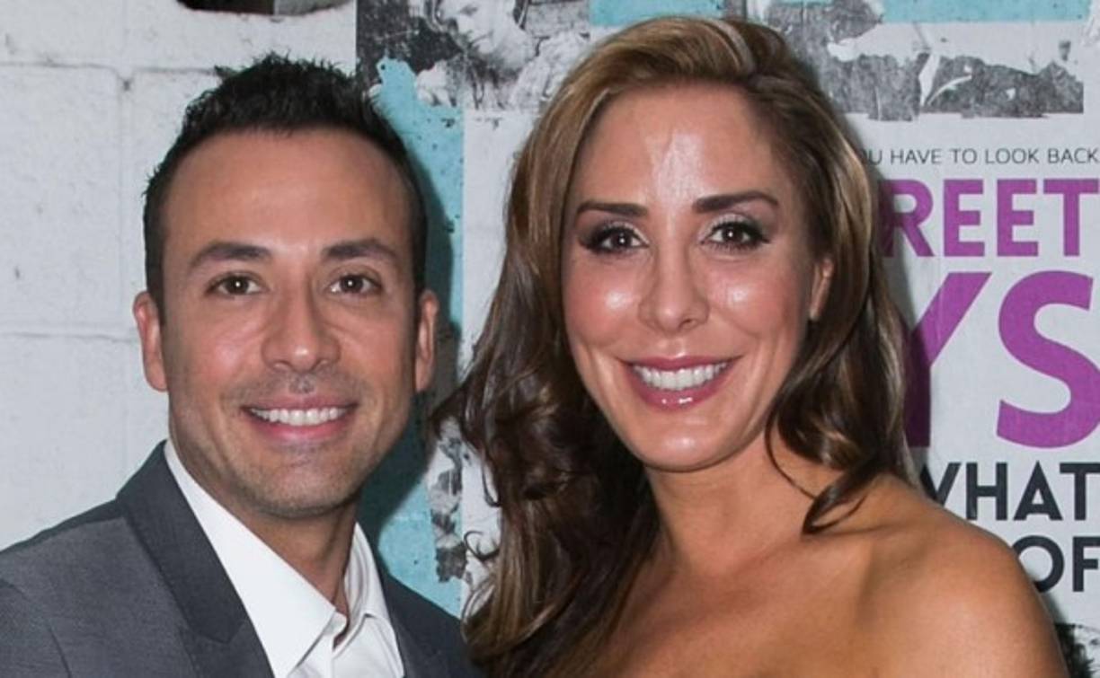 Dorough se casó con Leigh Boniello. Tienen dos hijos, James Hoke Dorough, nacido el 6 de mayo de 2009, cuyo segundo nombre es un tributo al padre fallecido de Howie, Hoke, quien murió de cerebro y pulmón.