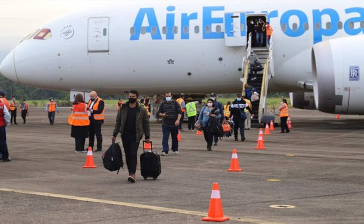 Un aterrizaje exitoso tuvo el vuelo de Air Europa proveniente de Madrid, España, que arribó hoy al aeropuerto Golosón.