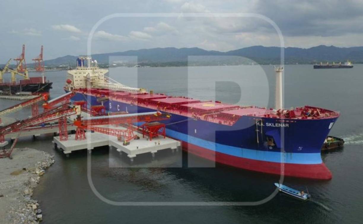 “Con la llegada de este barco se marca un hito importante en el desarrollo de Puerto Cortés, ya que llevará un calado de 13.5 M, y convierte a Puerto Cortés en el más Profundo y con mayor capacidad de carga y descarga de gráneles inorganicos en Centroamérica.