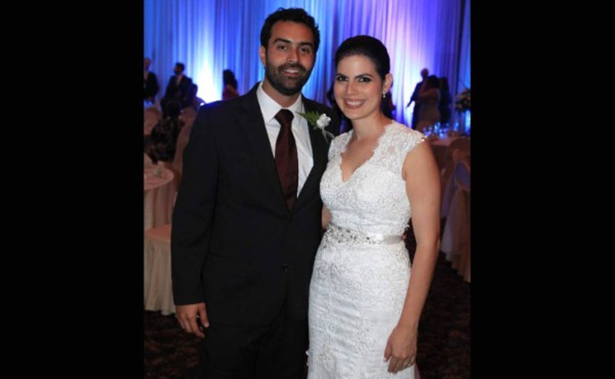 Los esposos Óscar Handal y Analía Fernández.