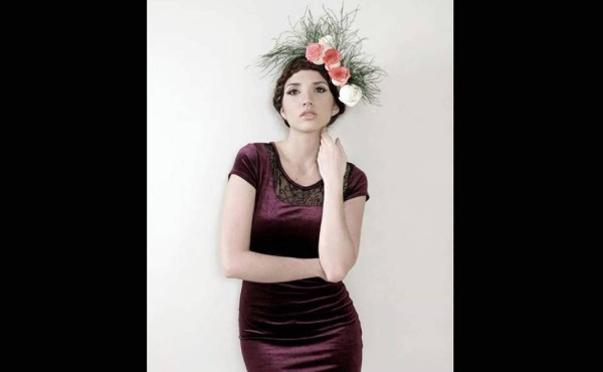 La estudiante y modelo fue herida mientras participaba en una marcha. Carmona fue atendida en el centro médico Guerra Méndez de Valencia.