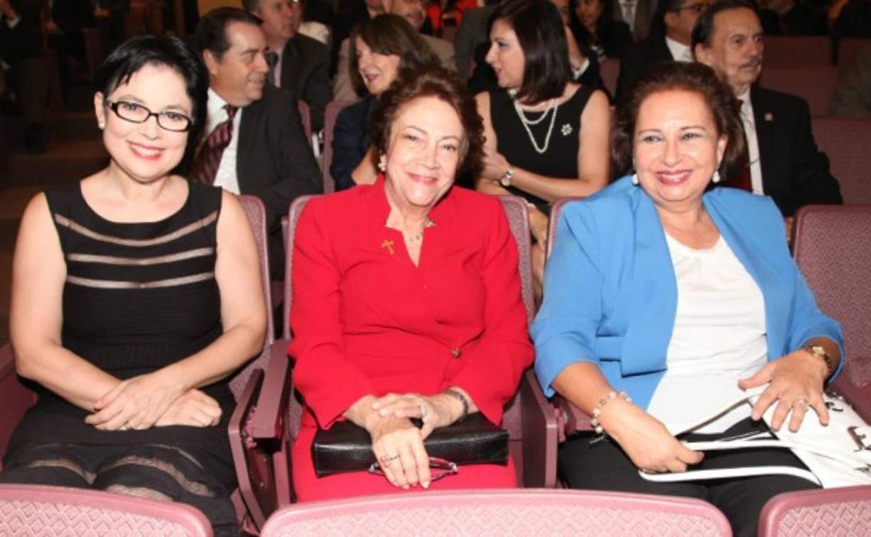 Ada Cruz, Telma Batres y Evelin Bautista.