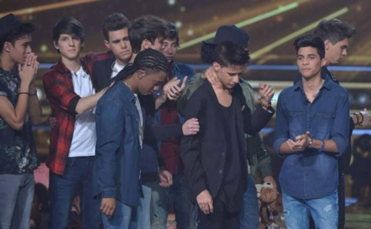 'La Banda', en su segunda noche totalmente en vivo de costa a costa del país, ya tiene su primer eliminado: el boricua Joshua Greaux, quien aseguró que no acepta esta decisión de los jueces y hasta pone en duda el voto de las fans que no lo salvaron.