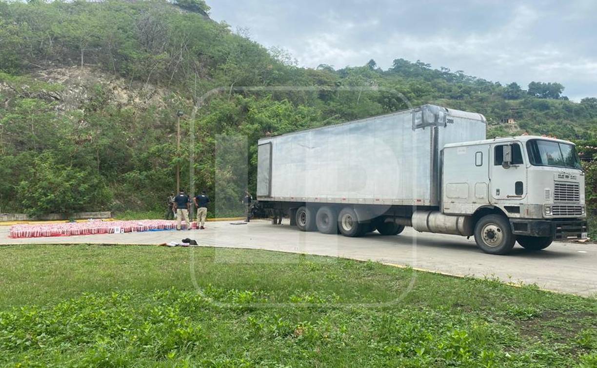 Este camión se encuentra en manos del Ministerio Público mientras avanzan las investigaciones. 