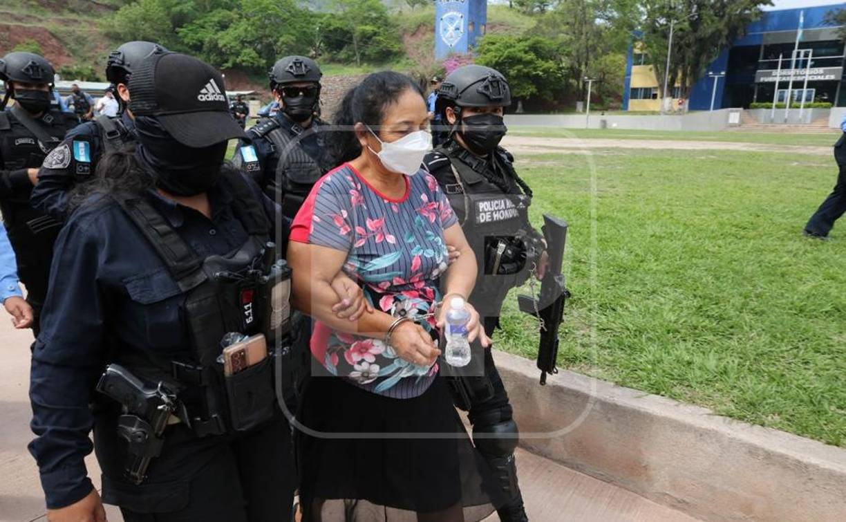 Asimismo, detalló que en el operativo de entrega participarán al menos 70 agentes de operaciones especiales. Dicho operativo iniciará desde la sede de la DNFE en Tegucigalpa