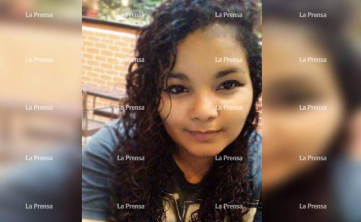 El cuerpo de Denisse quedó boca arriba y a unos metros de distancia de los otros dos muertos.