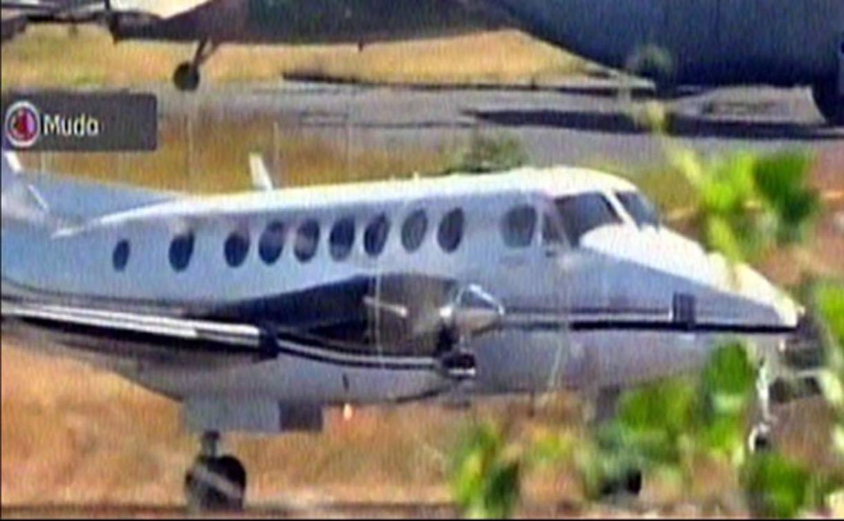 El jet privado que lleva a los hermanos Valle rumbo a Estados Unidos.