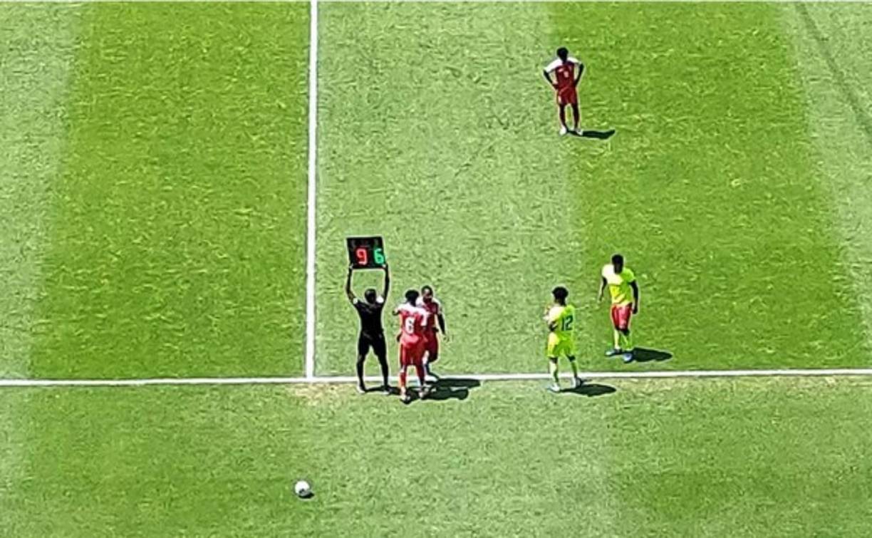 Dos futbolistas de Haití recibieron el resultado negativo de la prueba del coronavirus y pudieron entrar al campo.