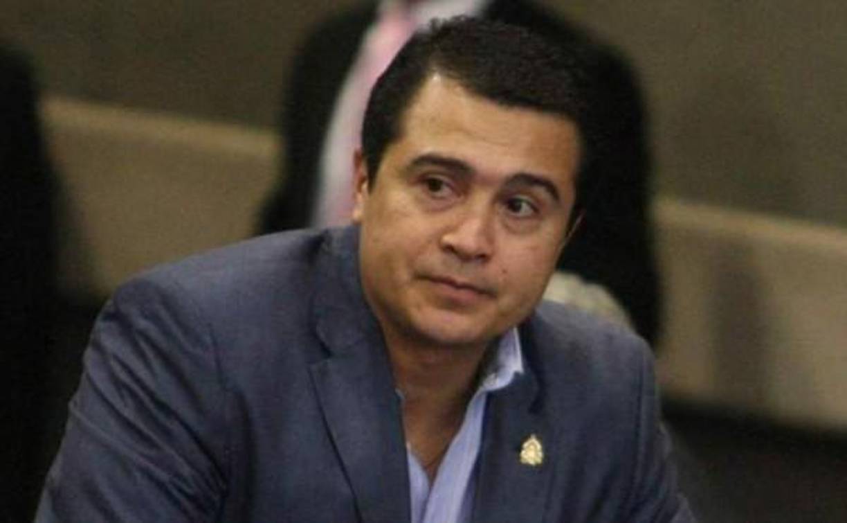 “Juzgado con Jurisdicción Nacional de Privación de Dominio, realizó lectura de sentencia sobre bienes de los titulares de Derecho Juan Antonio Hernández y Vanesa Cruz Sierra, declarando con lugar la acción de Privación Definitiva de Dominio, promovida por el Ministerio Público”, informó el Poder Judicial en un comunicado de prensa publicado al 6 de febrero del 2024.