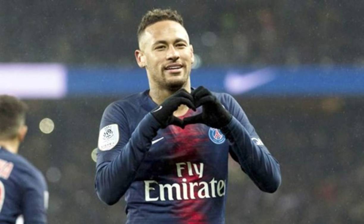 Neymar - Barcelona y Real Madrid están interesados en su fichaje. En cuanto a los madridistas, el PSG sólo contempla hacer negocio por el brasileño si Vinicius entra en la operación, aunque el club blanco no contempla, de momento, esta posibilidad.