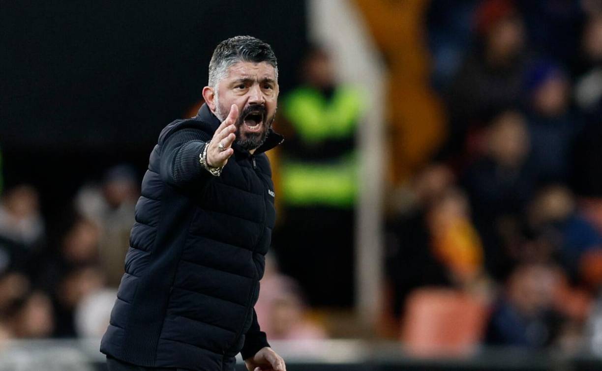 Gennaro Gattuso ha decidido continuar como entrenador del Valencia. Se dudó de ello tras caer eliminado en los cuartos de final de la Copa del Rey, pero el italiano ha asegurado que está convencido de poder enderezar la situación. “No me voy, creo en este equipo”, ha dicho.